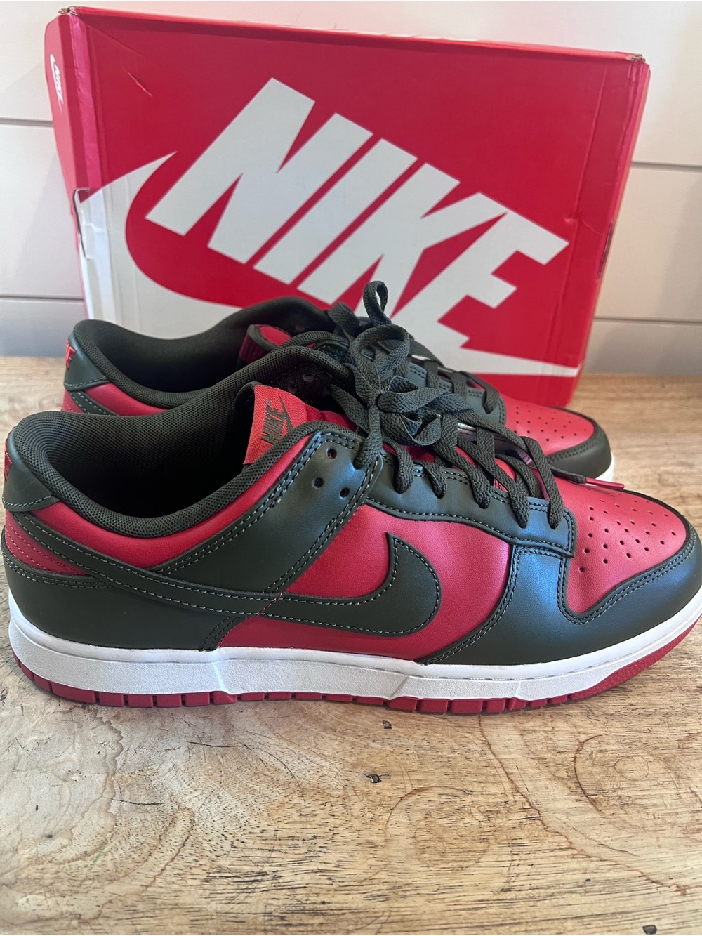 Nike Dunk Low Men’s Low Top Lace-Up Leather Sneakers Cargo Khaki Mystic Red 12